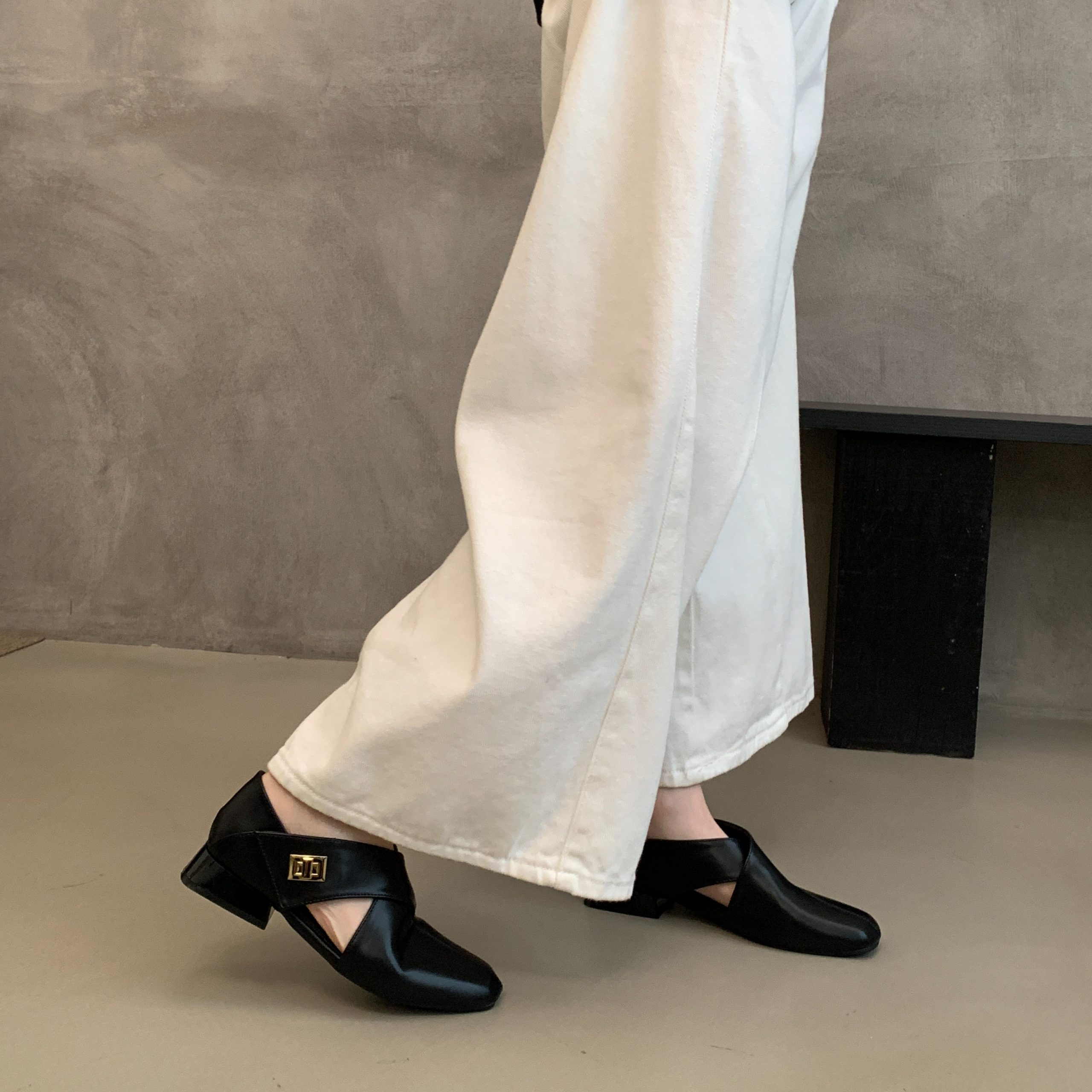 Women's French Cross Strap Hollow Out Square Toe Mule Sandals 2026 New Chunky Heel Velcro Slip On - Image 2